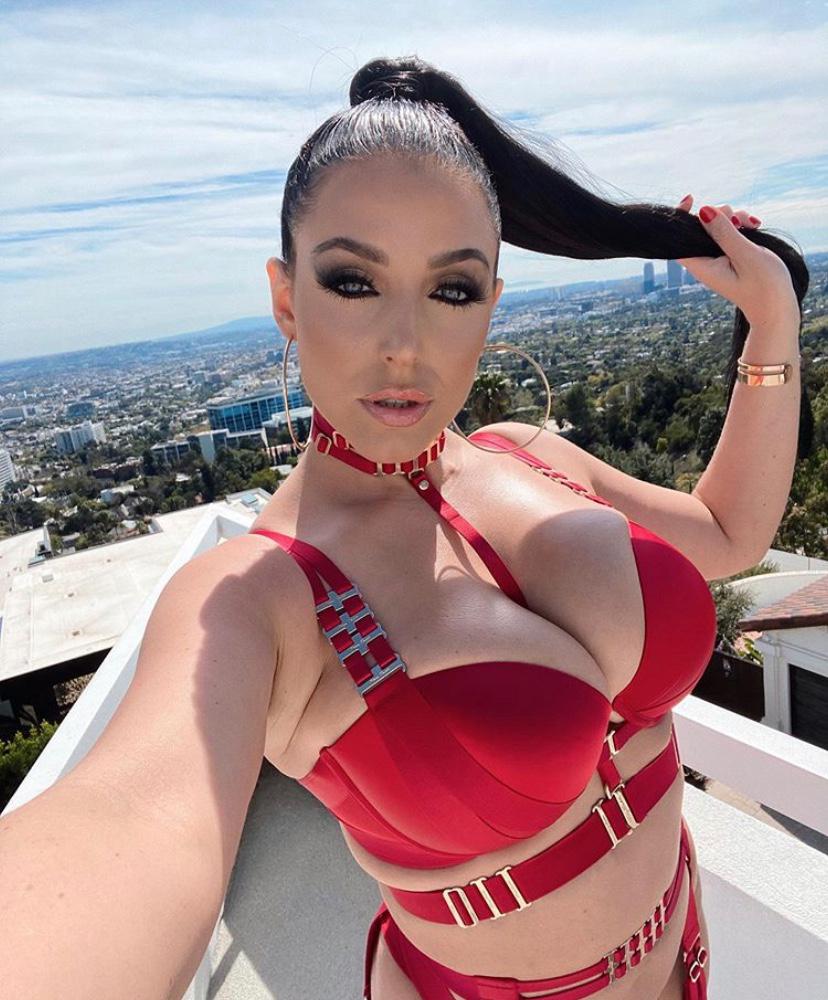 I charge for sex HMU for rates πππ¦ I charge for sex HMU for rates πππ¦