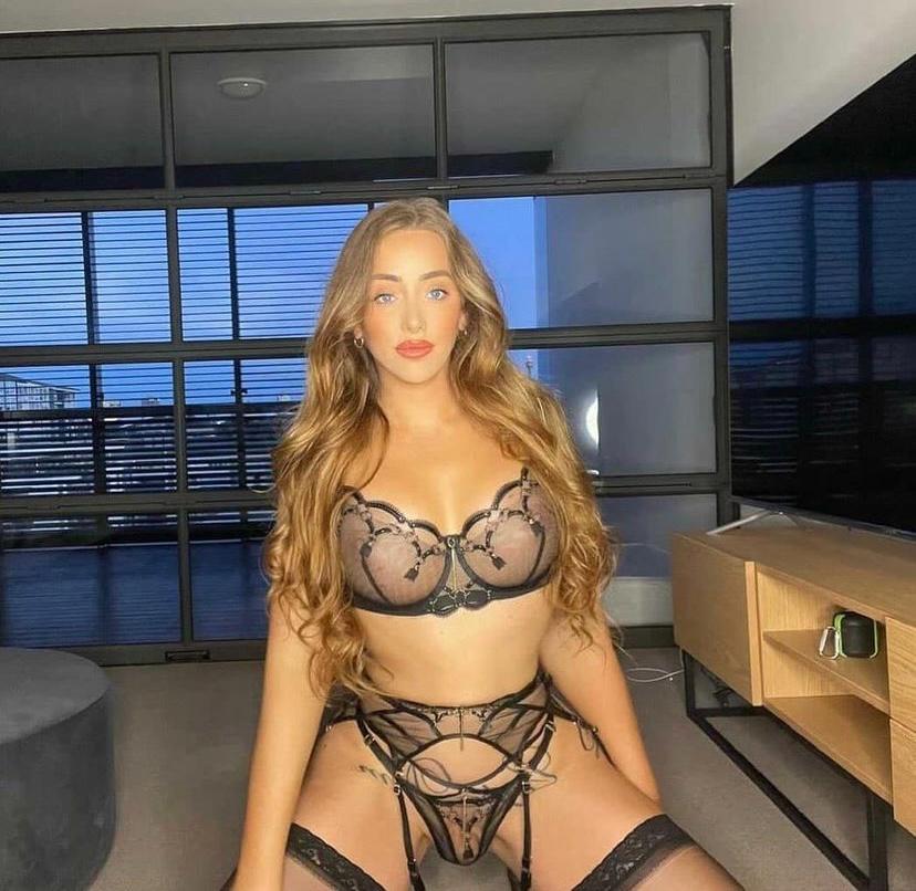 STUNNING NYMPHOMANIAC WHORE STUNNING NYMPHOMANIAC WHORE