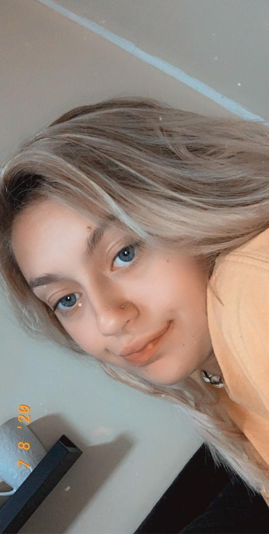 Horny asf HMU I’m available🥰💦😩 Horny asf HMU I’m available🥰💦😩