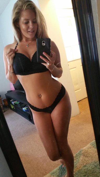 Hookup and raw sex Hookup and raw sex