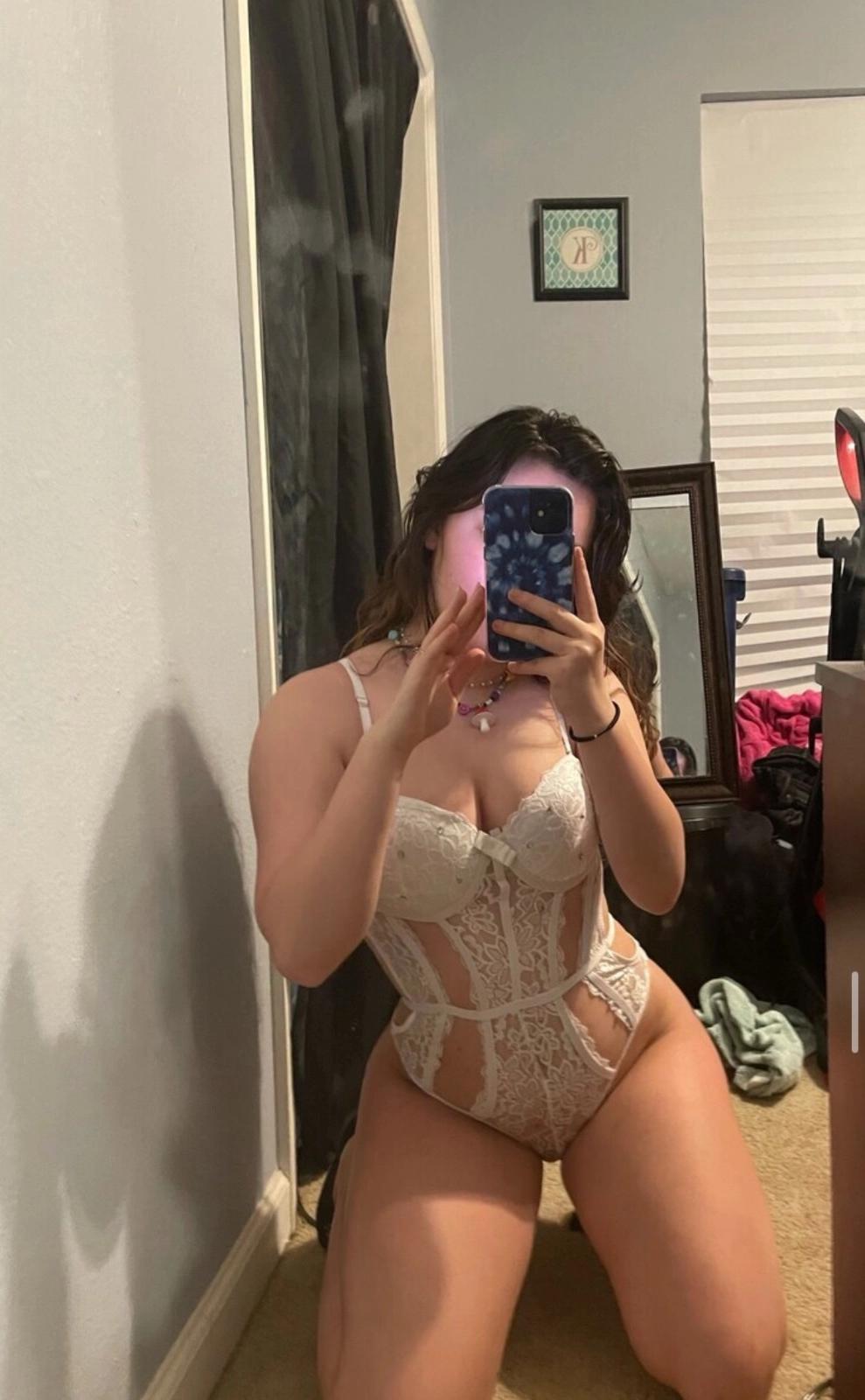 Iβm available right now π₯΅π
 Iβm available right now π₯΅π