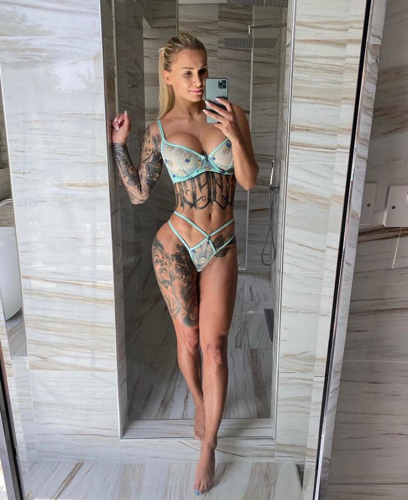 Escort Available for hookup Escort Available for hookup