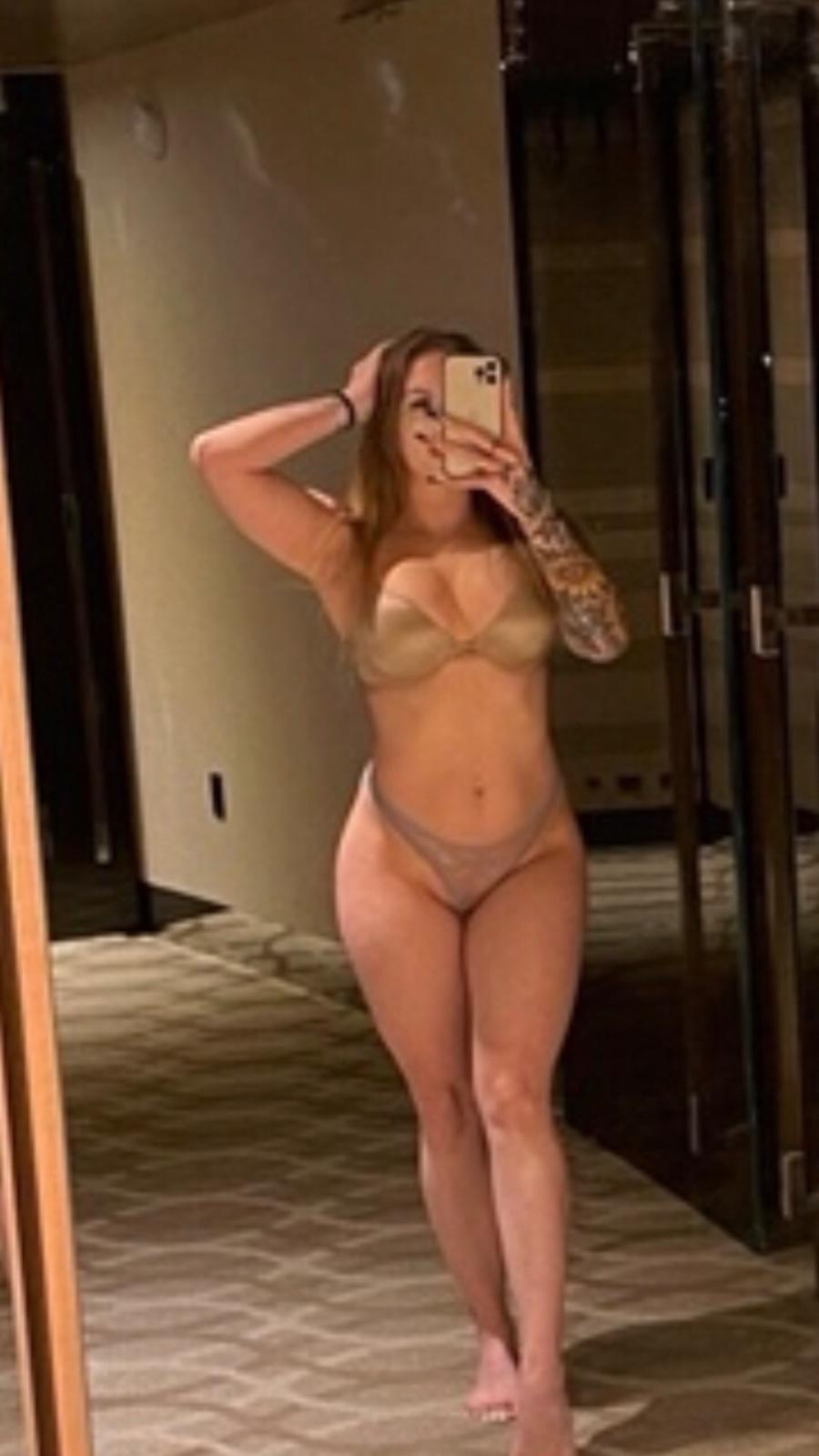 Escort available for hook up Escort available for hook up