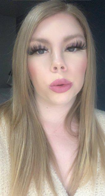 CURVY EUROPEAN BOMBSHELL READY TO PLAY CURVY EUROPEAN BOMBSHELL READY TO PLAY
