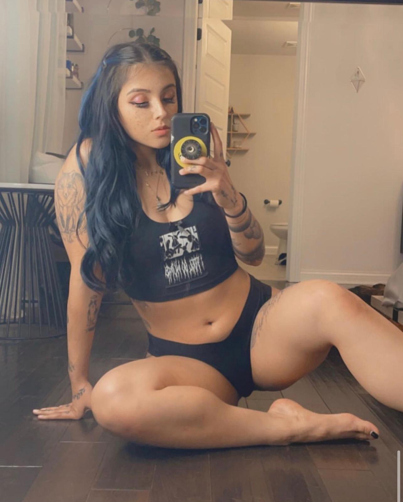 Snap: cross2859 am available right now 🔥Hott$exy Classy and Wet💦and🍆 Snap: cross2859 am available right now 🔥Hott$exy Classy and Wet💦and🍆
