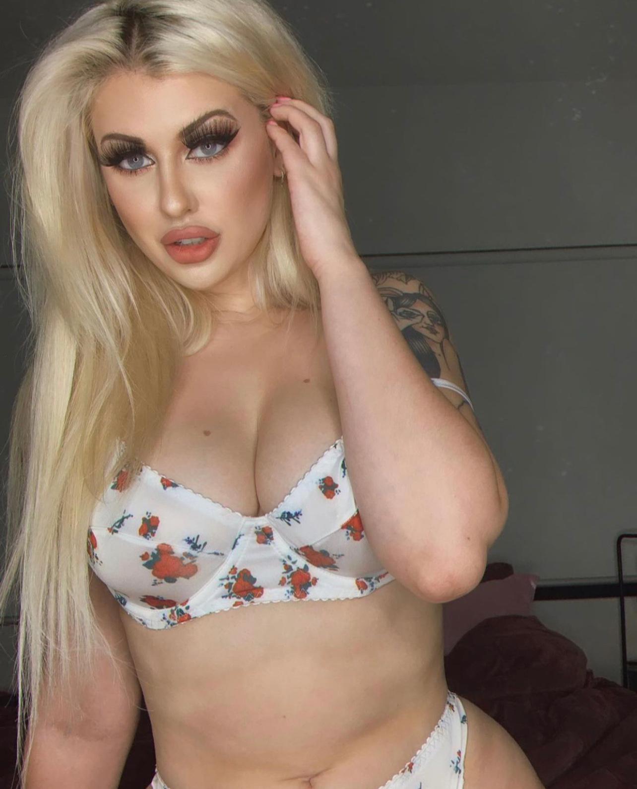 Escort Available for hookup Escort Available for hookup