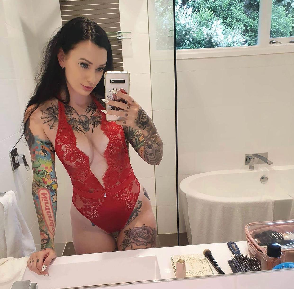 Escort available for hookup Escort available for hookup