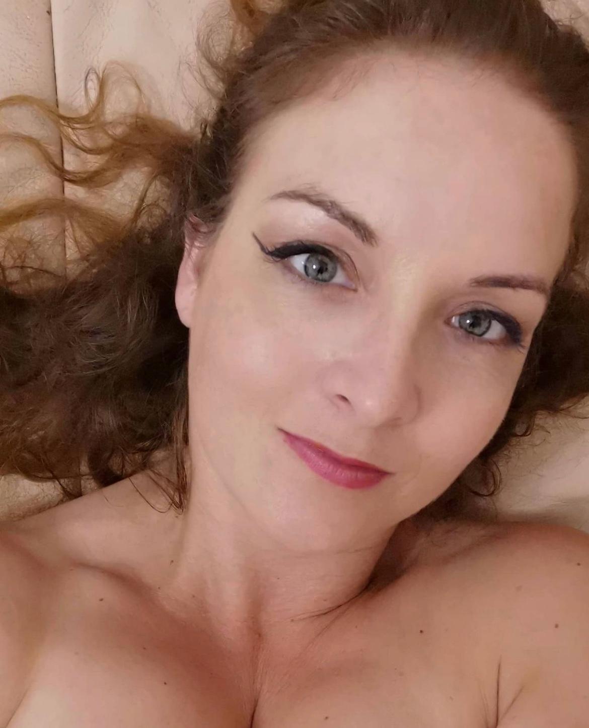 I'M AVAILABLE FOR BOTH INCALL AND OUTCALL SERVICE I'M AVAILABLE FOR BOTH INCALL AND OUTCALL SERVICE