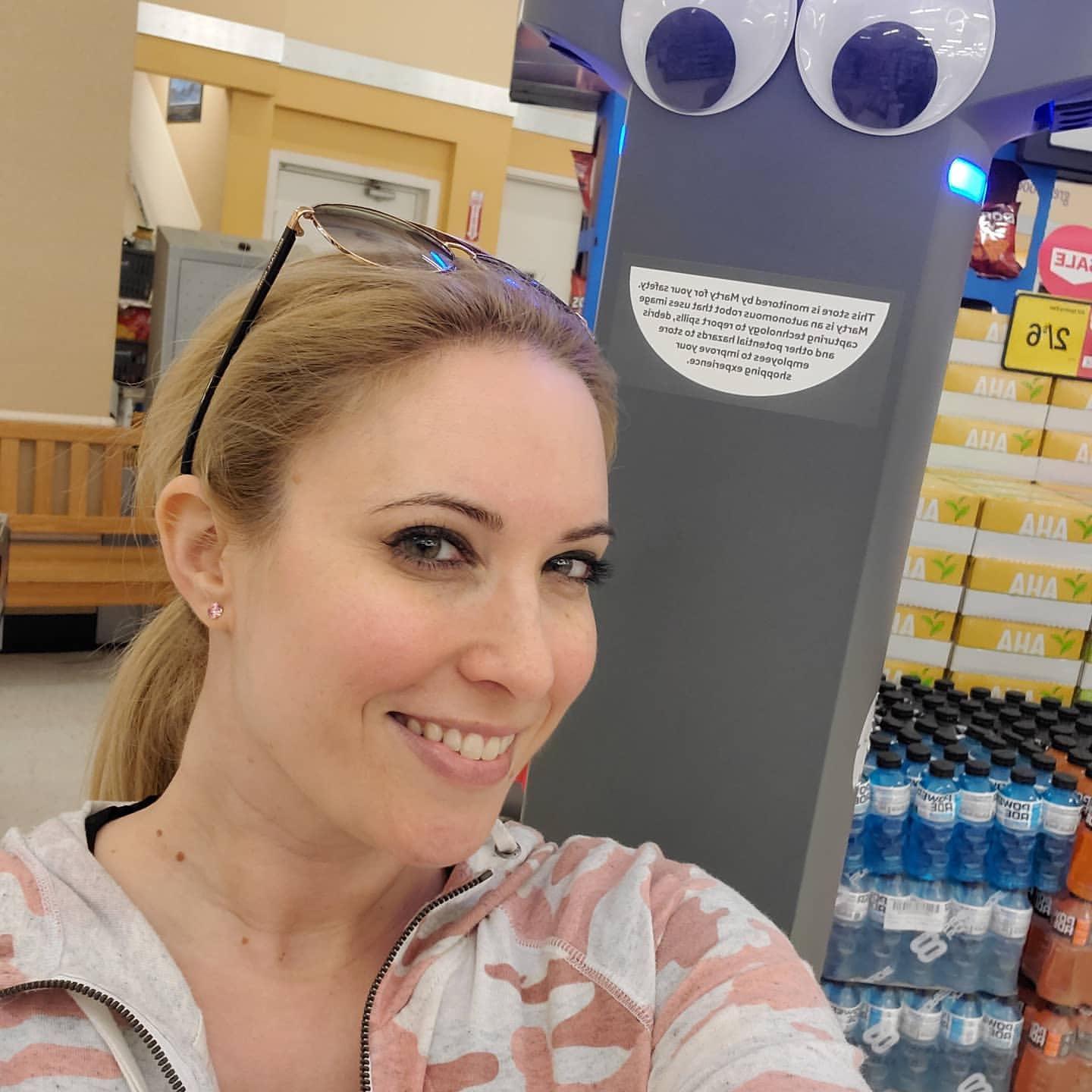 FEMALE ESCORT FEMALE ESCORT