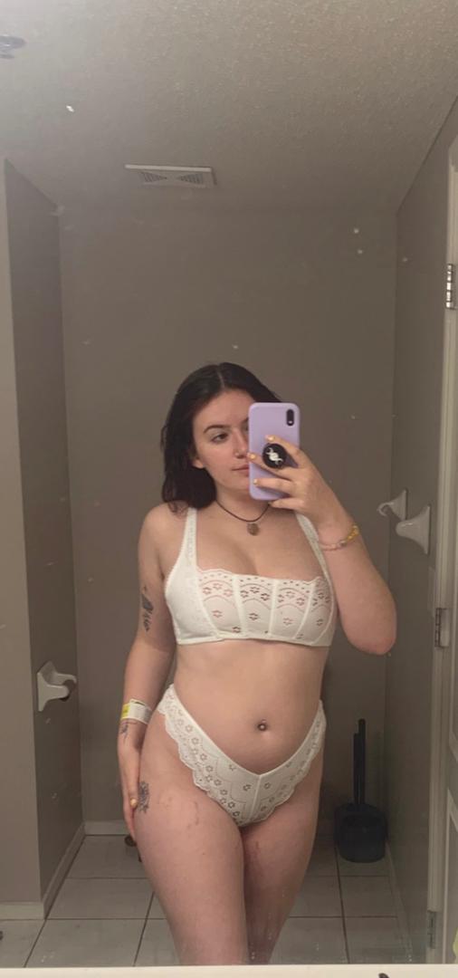 Available for HookUp πππ¦π Available for HookUp πππ¦π
