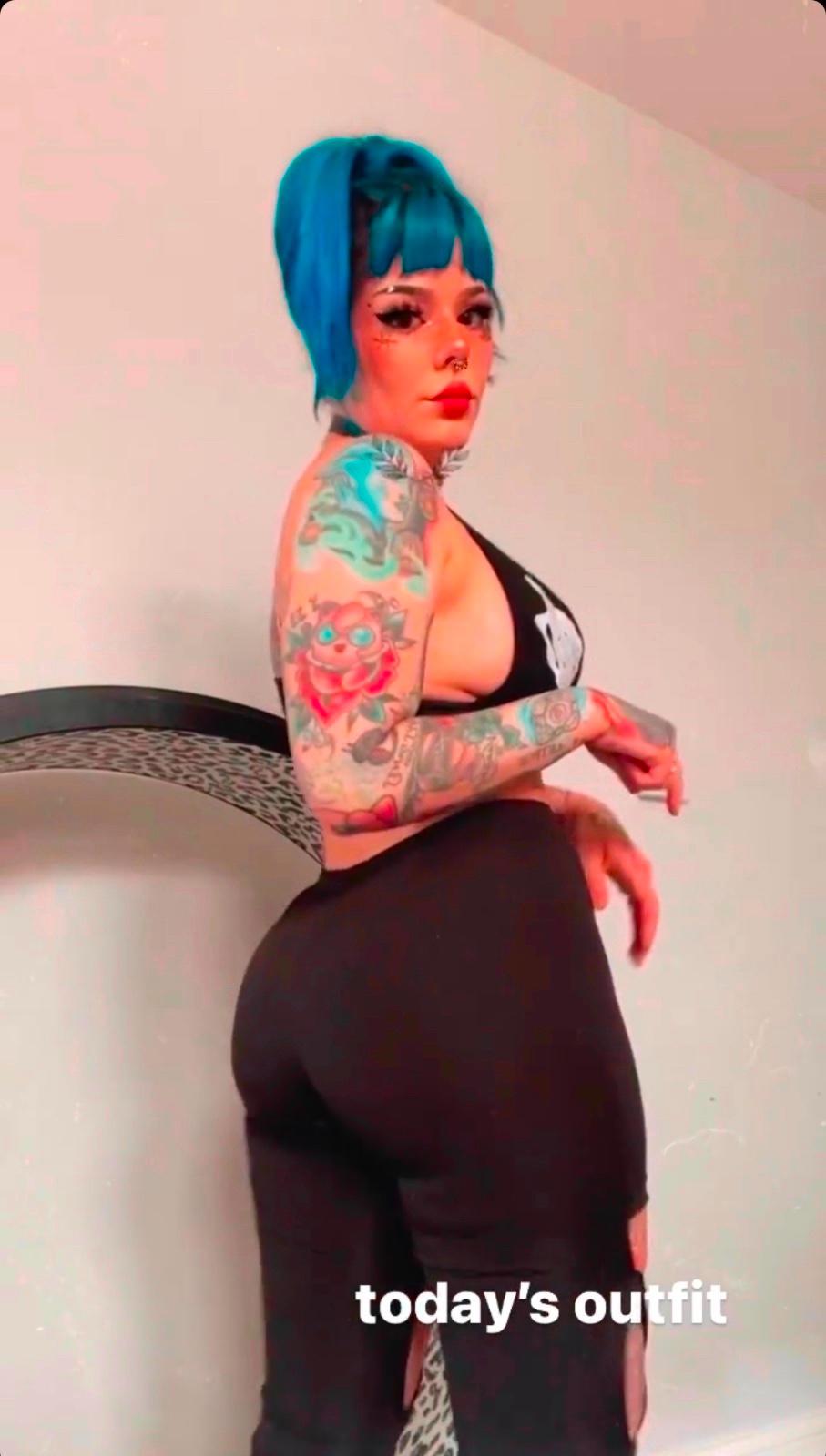 Im female escort available for hook up 😙plus I sell my🥵 nudes and videos Im female escort available for hook up 😙plus I sell my🥵 nudes and videos