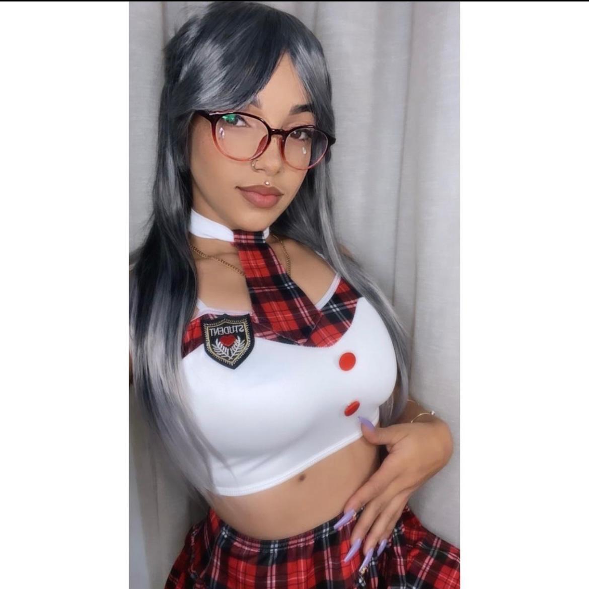 Hot latin I only accept cash Hot latin I only accept cash