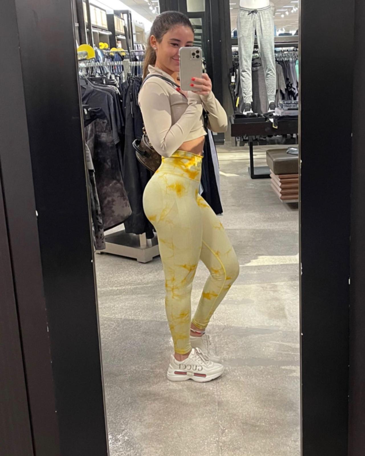 Hey handsome do you need my service I am down for hookup.. (272) 483-4615 Hey handsome do you need my service I am down for hookup.. (272) 483-4615