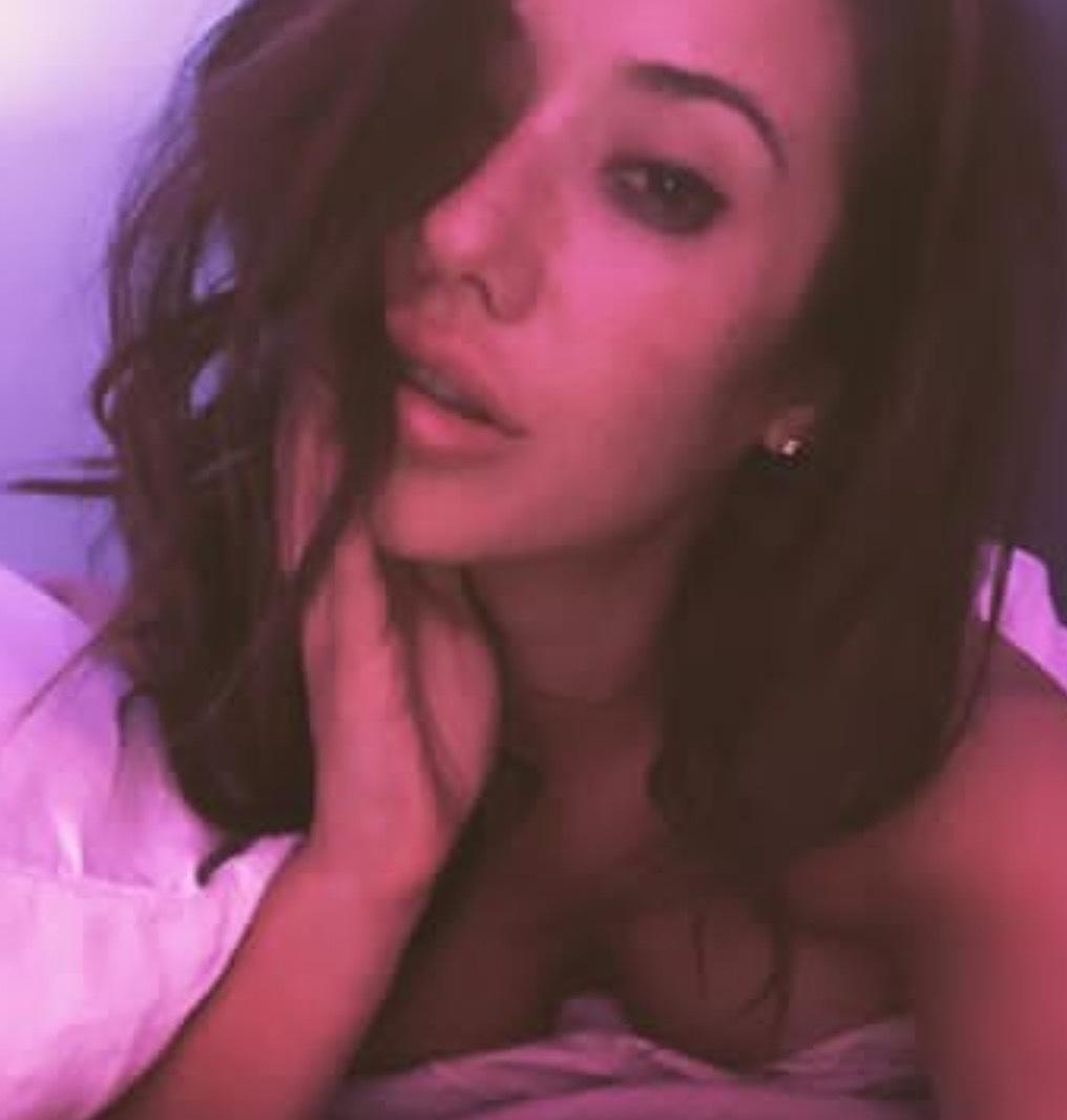 I’m down for hookup 🤩🤩😍🥰 I’m down for hookup 🤩🤩😍🥰