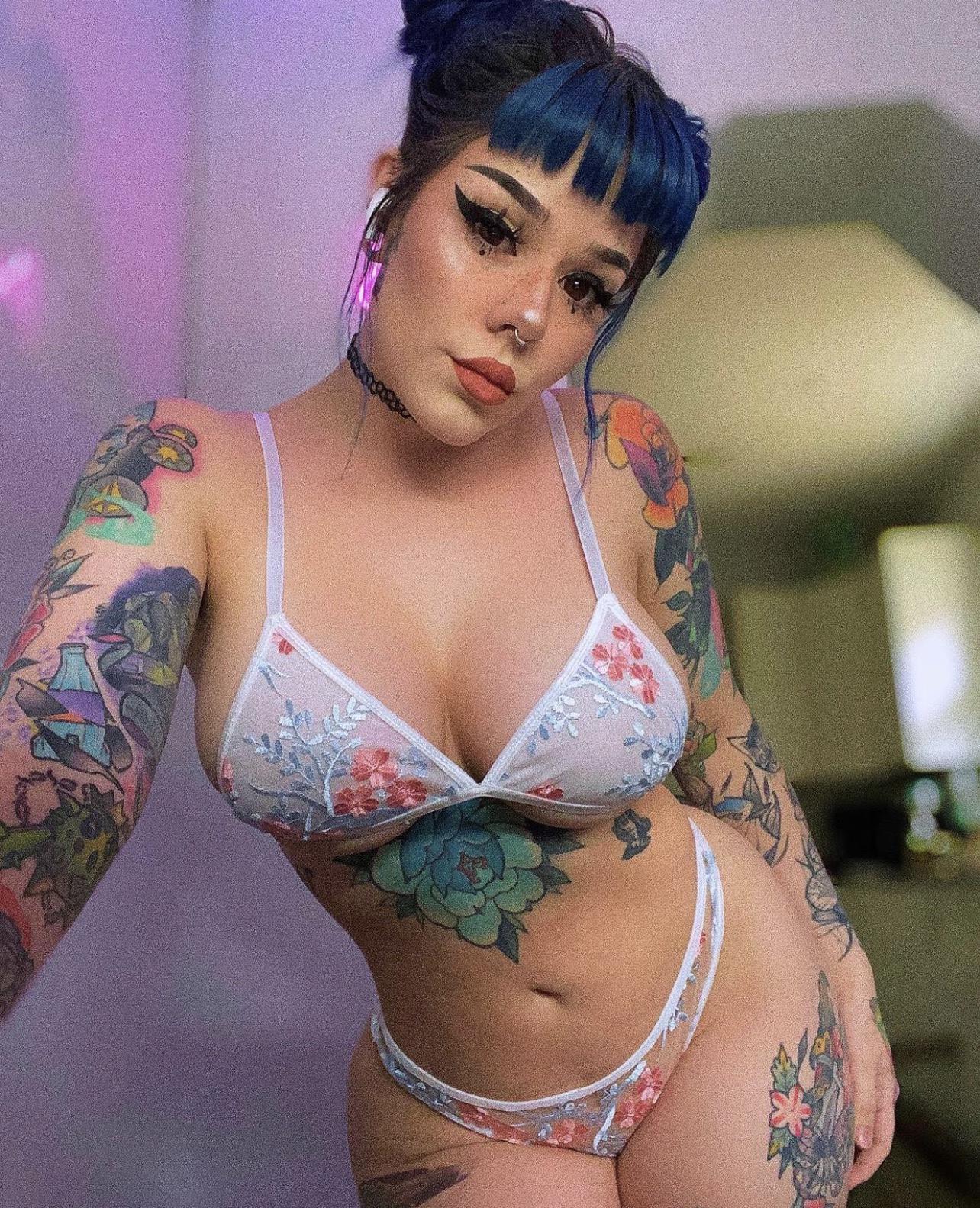 I’m available for sex hookup . DTF 👄💯👅👅 I’m available for sex hookup . DTF 👄💯👅👅