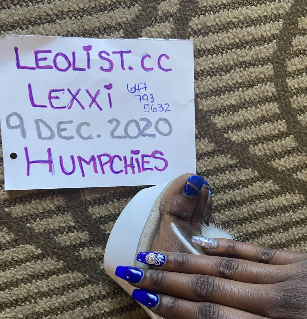 La jolie Lexxi super cochonne viens t’amuser La jolie Lexxi super cochonne viens t’amuser