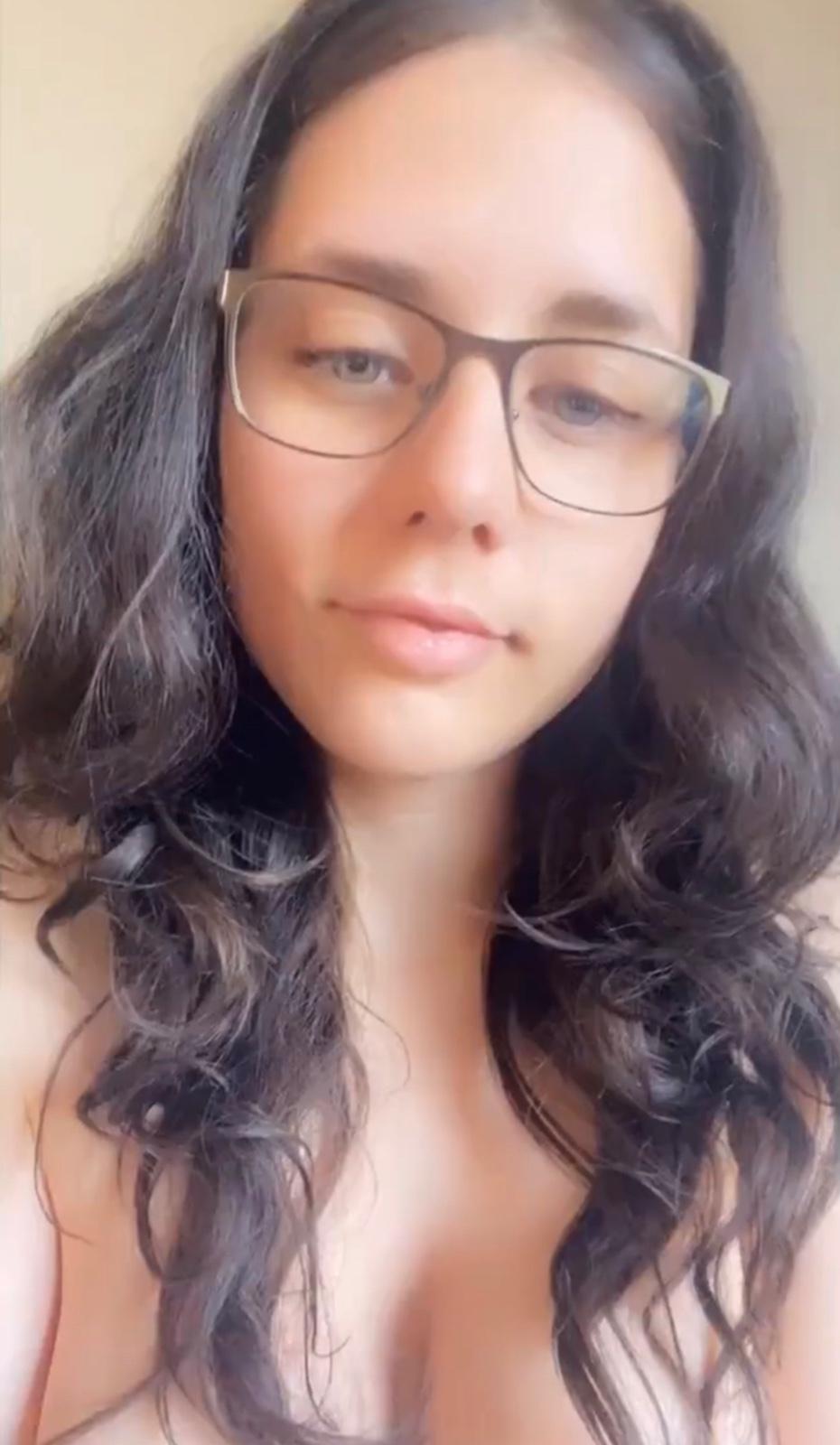 I'M AVAILABLE FOR BOTH INCALL AND OUTCALL SERVICE I'M AVAILABLE FOR BOTH INCALL AND OUTCALL SERVICE