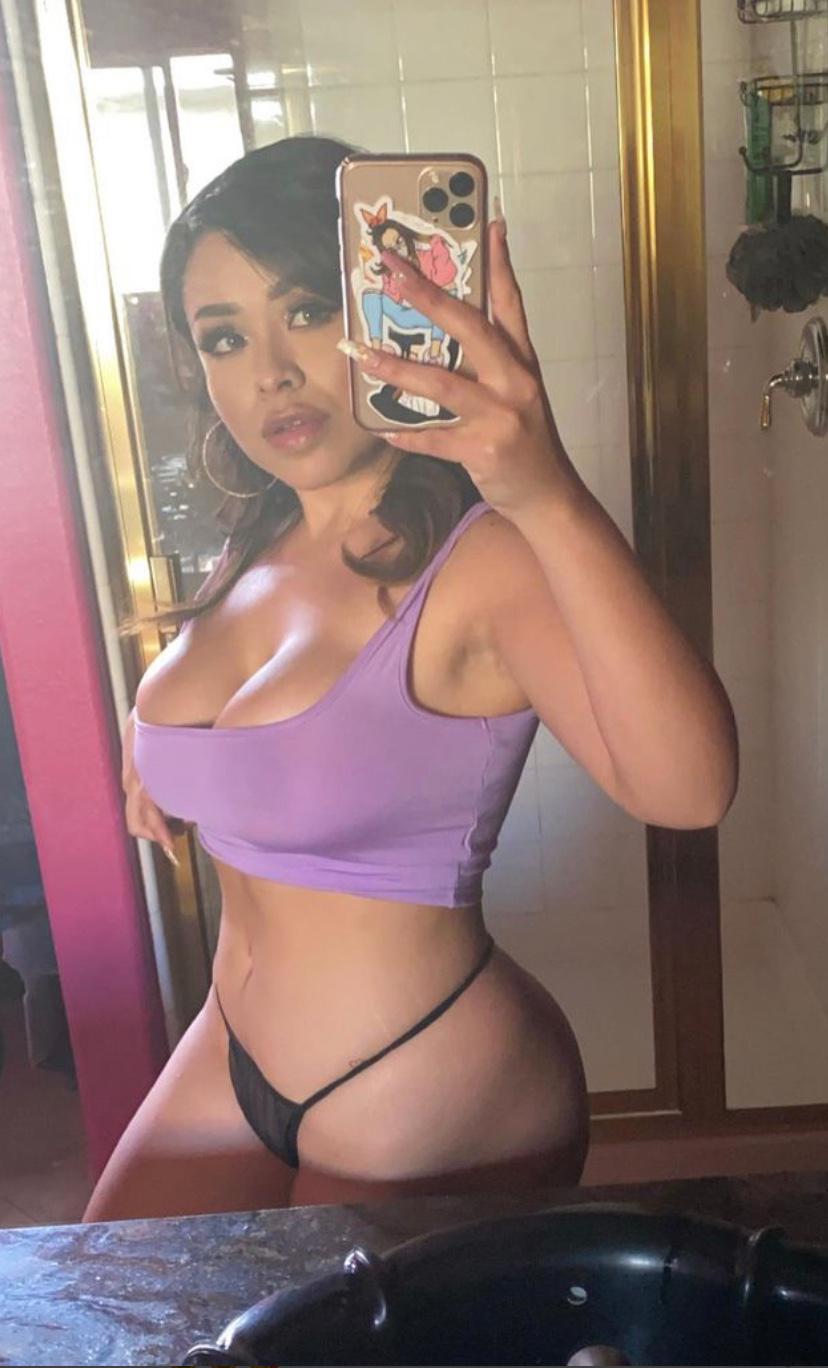 I’m hot and ready-to be fucked😋🍆 🍑 I’m hot and ready-to be fucked😋🍆 🍑