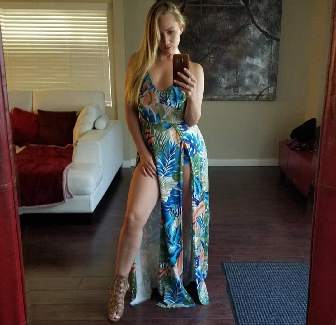 Sexy Gabriella available for hookup Sexy Gabriella available for hookup