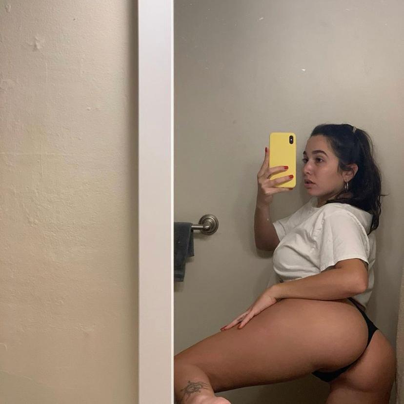 Sophia is Available For Hookups Sophia is Available For Hookups
