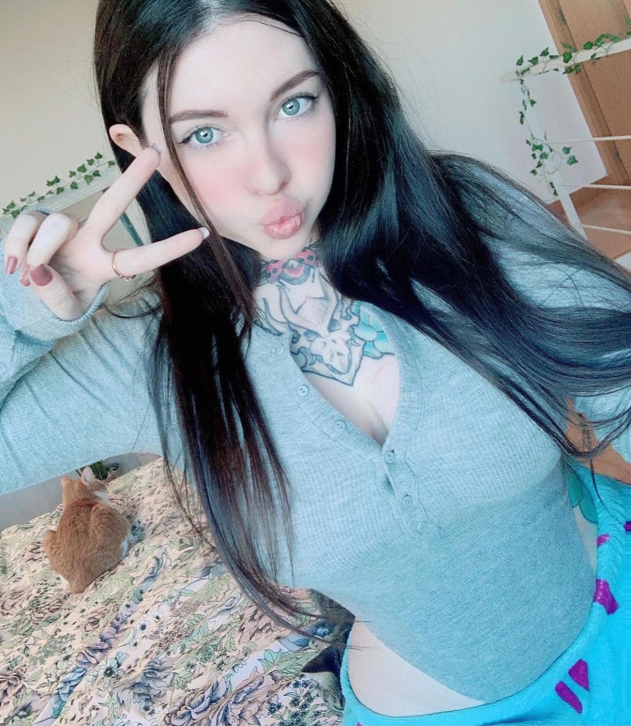 Escort available for hookup Escort available for hookup