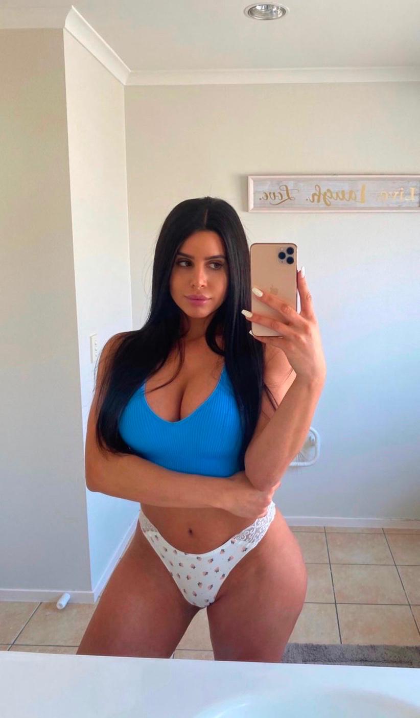 Iβm available for hookups πππ¦ Iβm available for hookups πππ¦