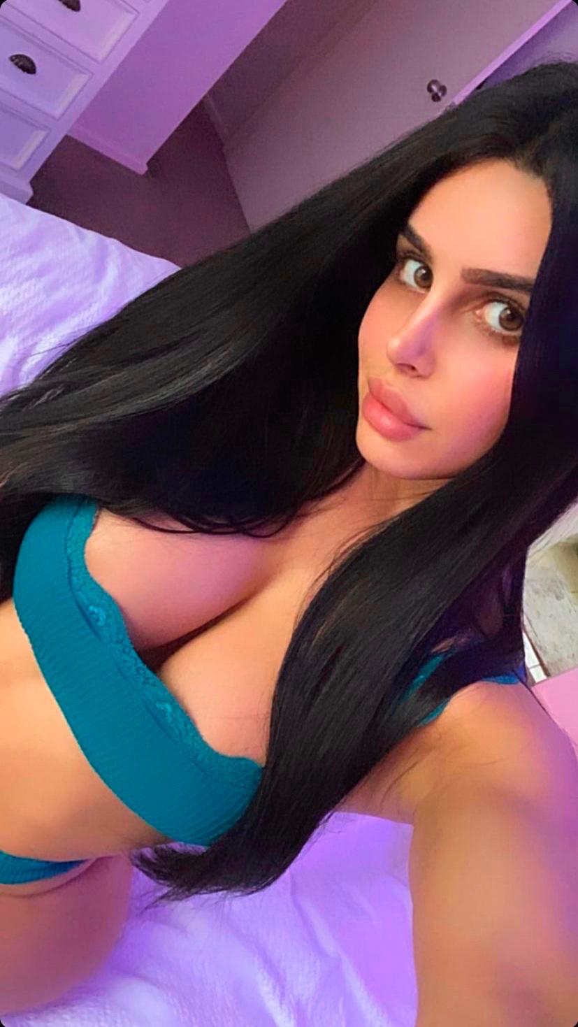 Iβm available for hookups πππ¦ Iβm available for hookups πππ¦