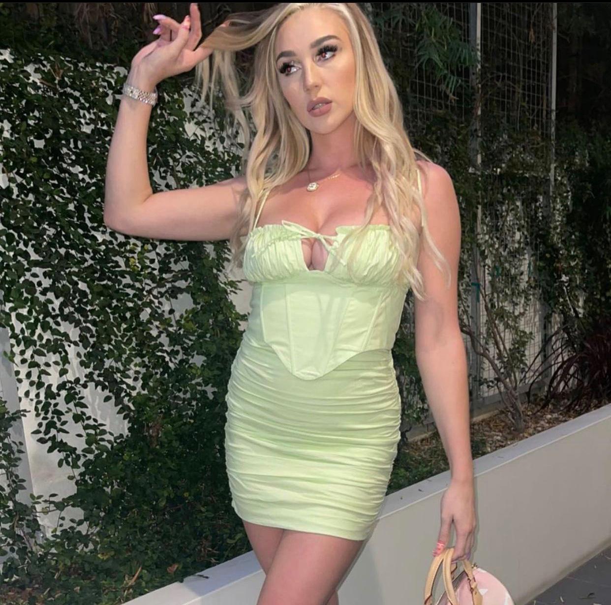 Iβm Julie femaleEscort Available for hookup π
ππScπ» J_hembrow20 Iβm Julie femaleEscort Available for hookup π
ππScπ» J_hembrow20