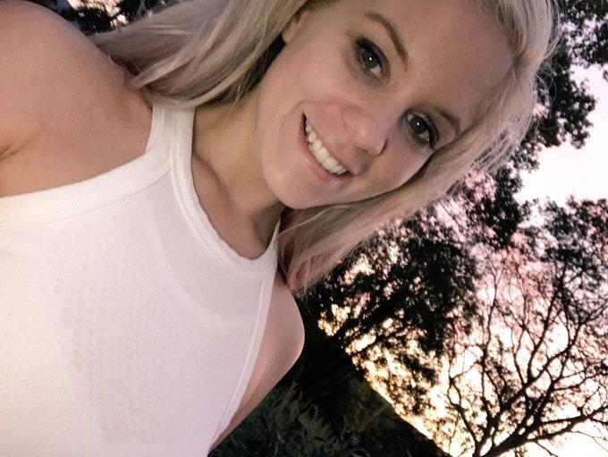 Hookup and raw sex Hookup and raw sex