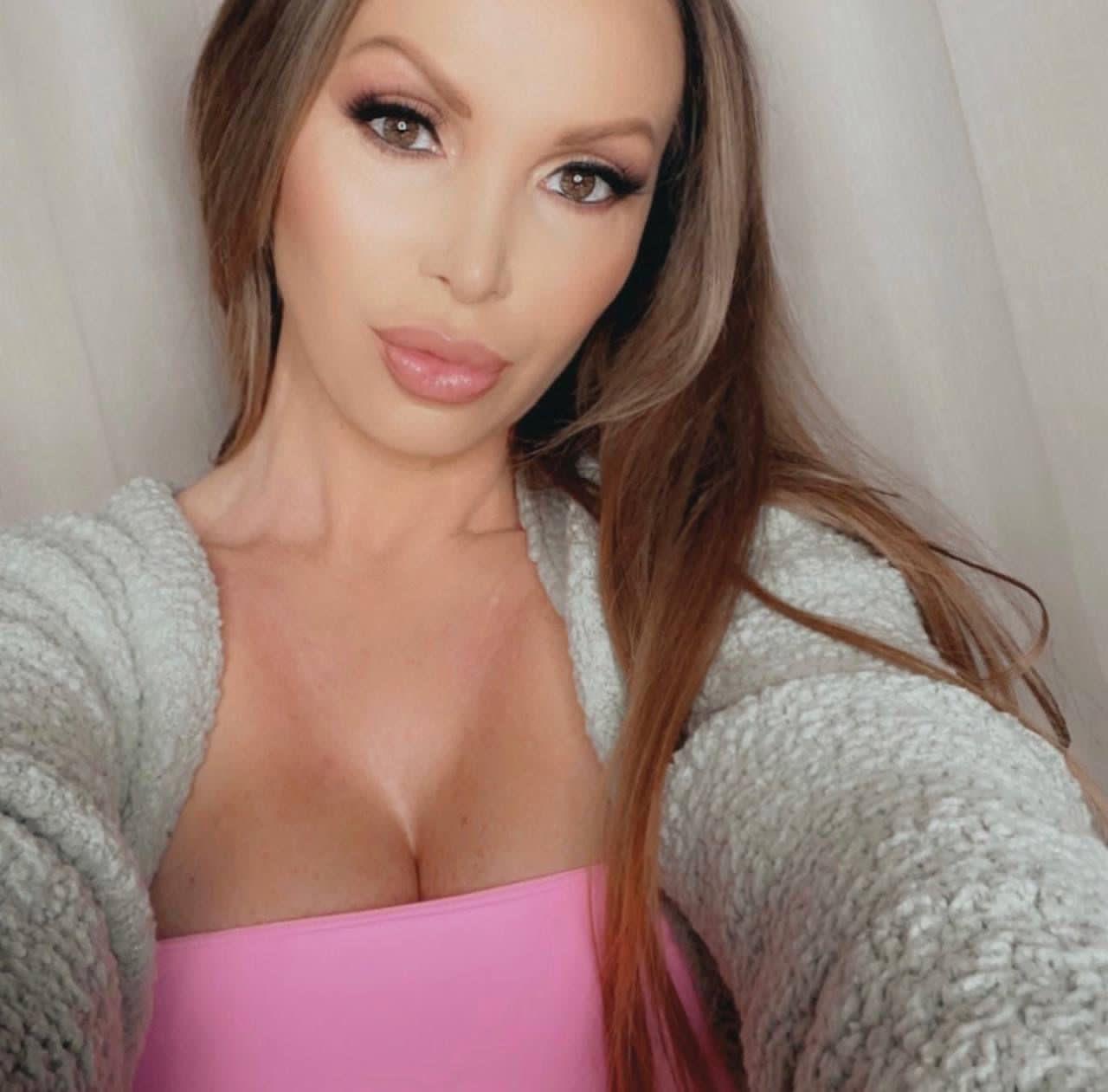 All holes available for Sex hookup All holes available for Sex hookup