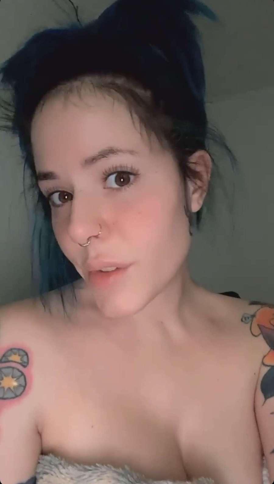 I’m HORNY and I’m available for nearby quickie sex/Hookup 💋💋 I’m HORNY and I’m available for nearby quickie sex/Hookup 💋💋