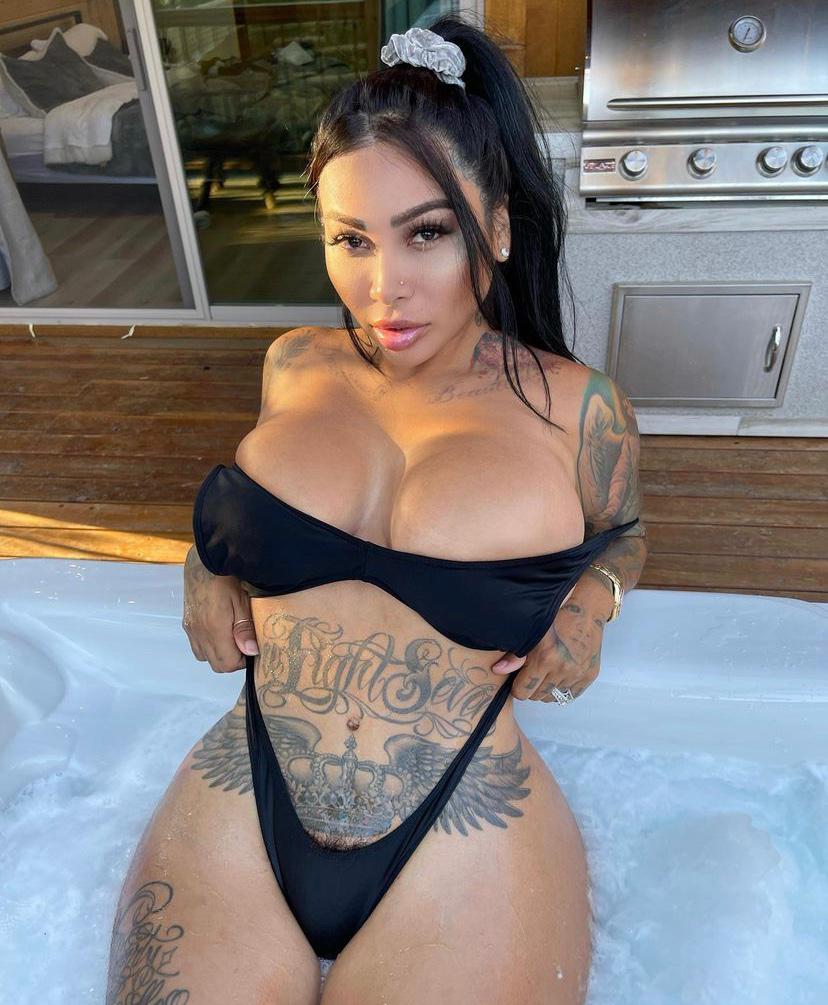 I’m Helen down to fuck I’m Helen down to fuck