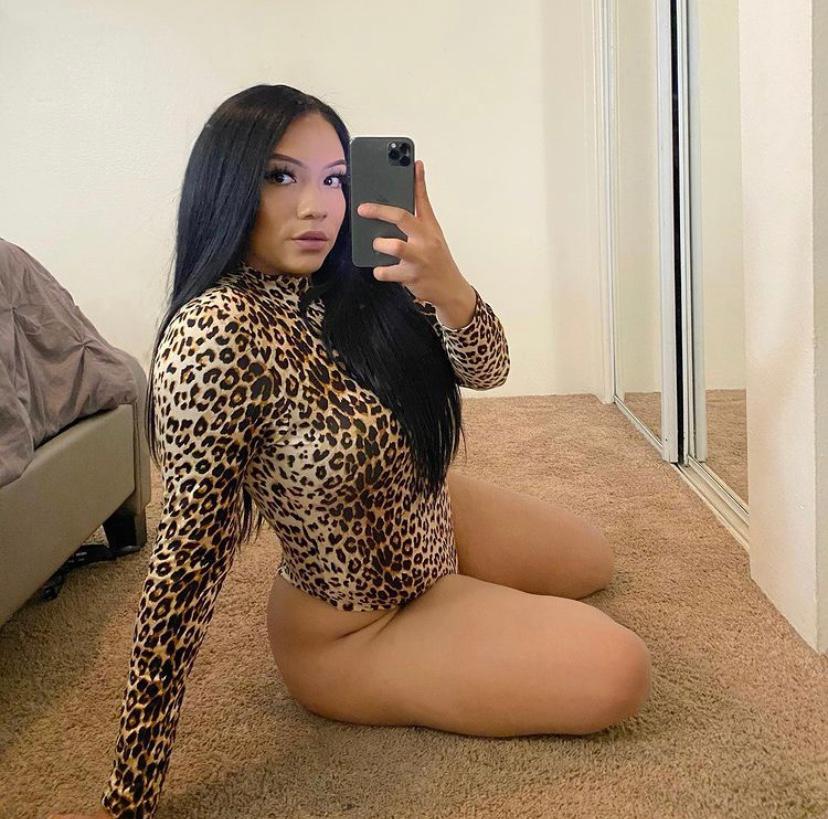 Iβm available for hookups hmu πππ¦π¦ Iβm available for hookups hmu πππ¦π¦