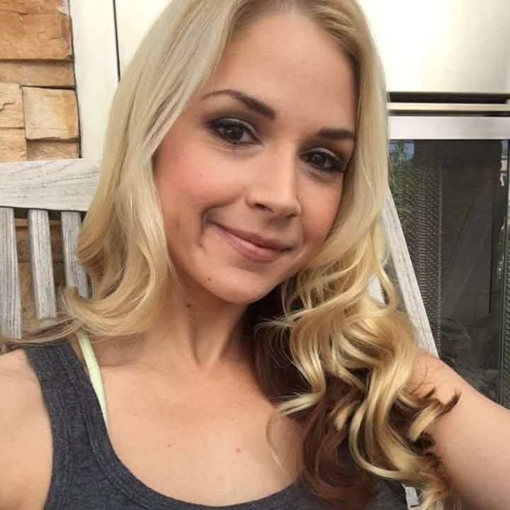 I'm available for hookup both in-call and outcall I'm available for hookup both in-call and outcall