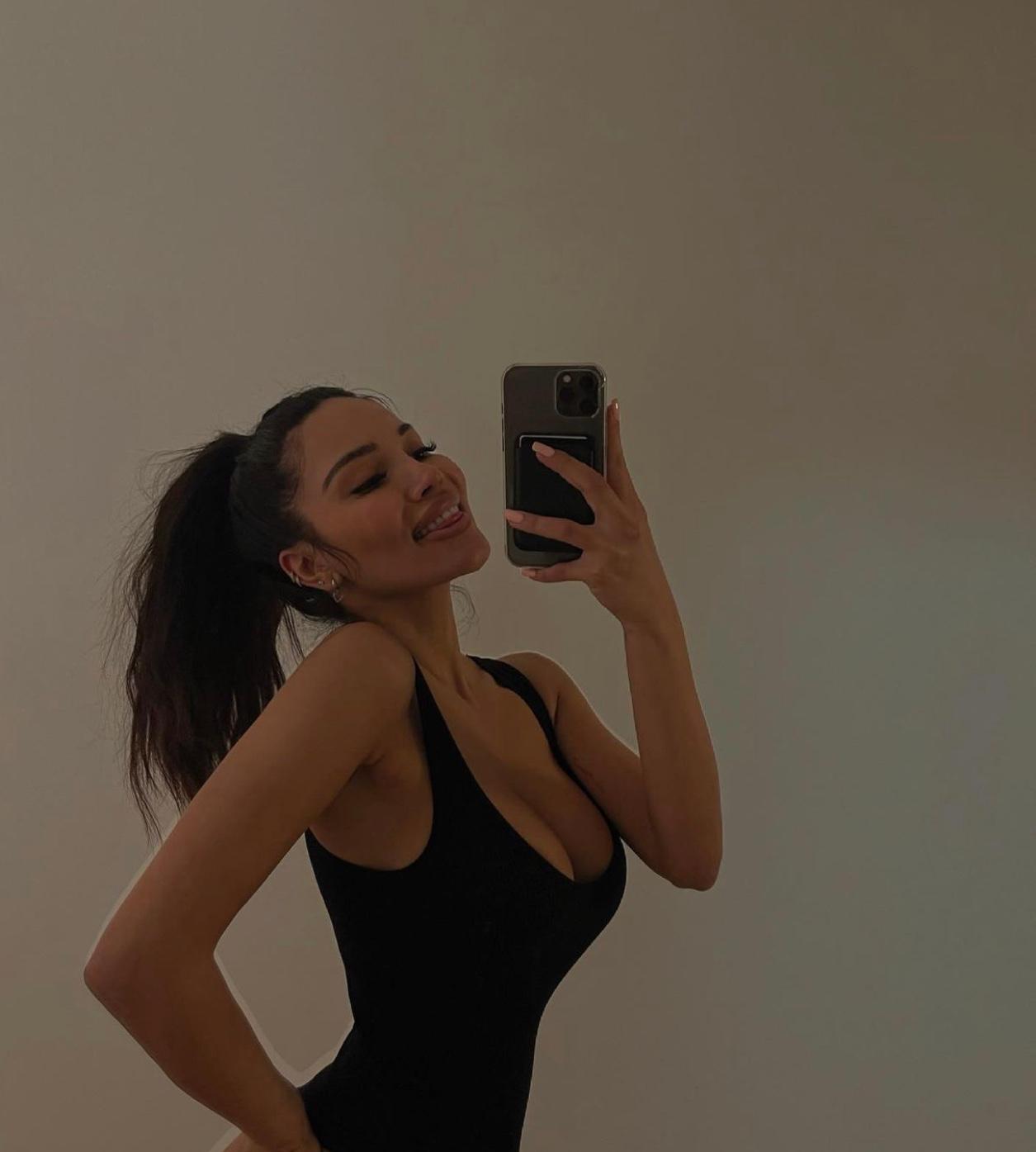 HMU for fun & naughty stuffs HMU on📱7198902208 or snap pweet21 HMU for fun & naughty stuffs HMU on📱7198902208 or snap pweet21