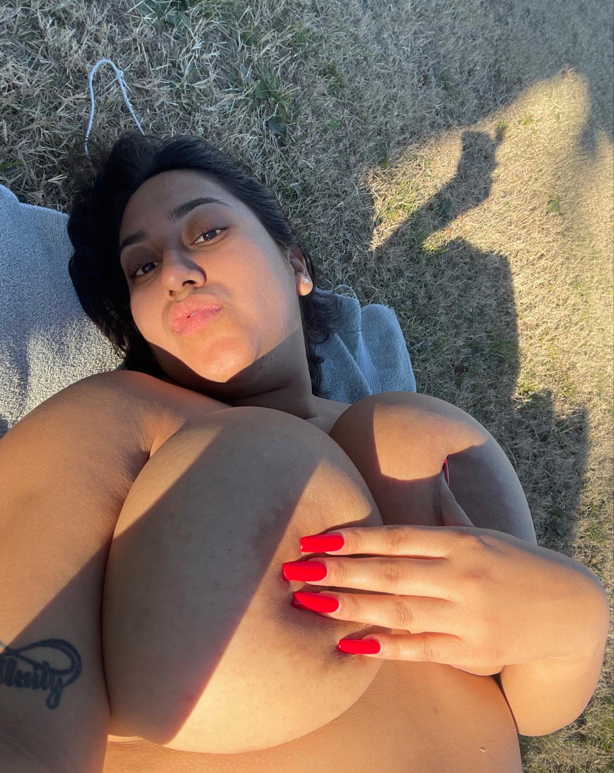 I’m down and available to hookup I’m down and available to hookup