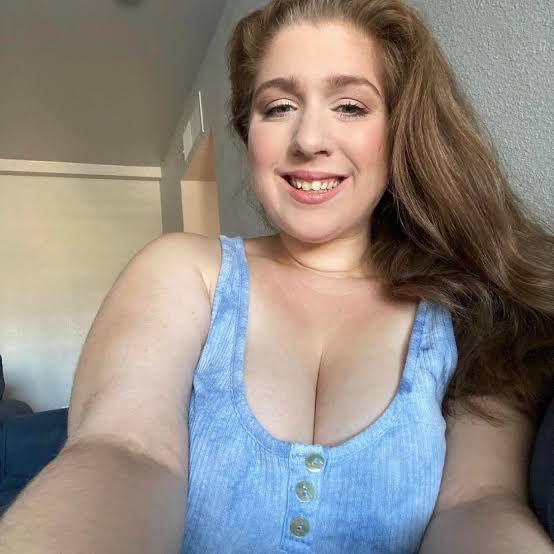 Pretty and cool looking with massive boobs and perfect Ass💦🍑.I’m ready for Fun Pretty and cool looking with massive boobs and perfect Ass💦🍑.I’m ready for Fun