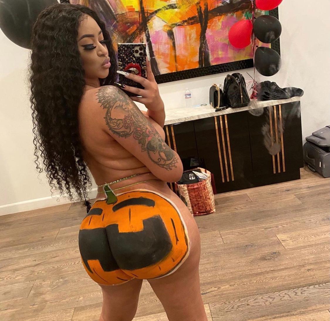 I’m available for both incall and outcall service😋 I’m available for both incall and outcall service😋