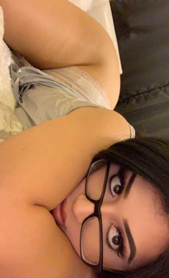 Escort available for hookup Escort available for hookup