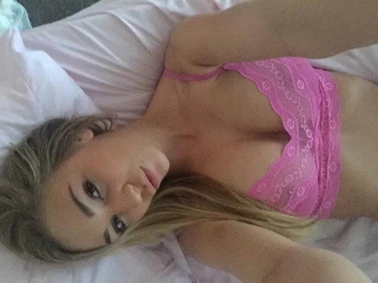 Hot and naughty freaky sexy lady is available in kelowna Hot and naughty freaky sexy lady is available in kelowna