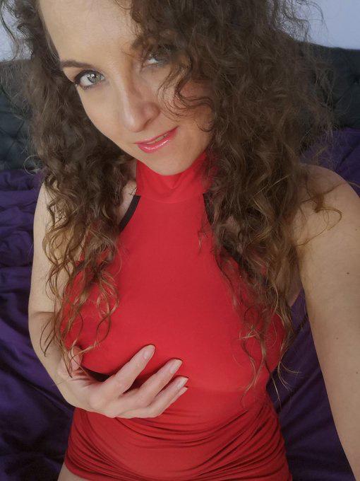 I’m available for incall and outcall services I’m available for incall and outcall services