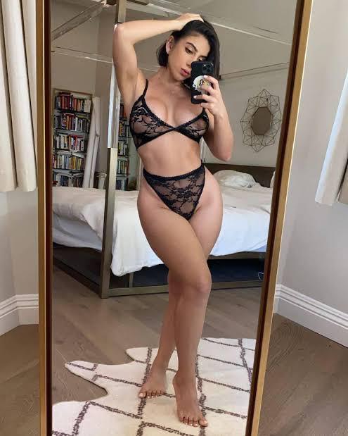 FEMALE ESCORT FEMALE ESCORT