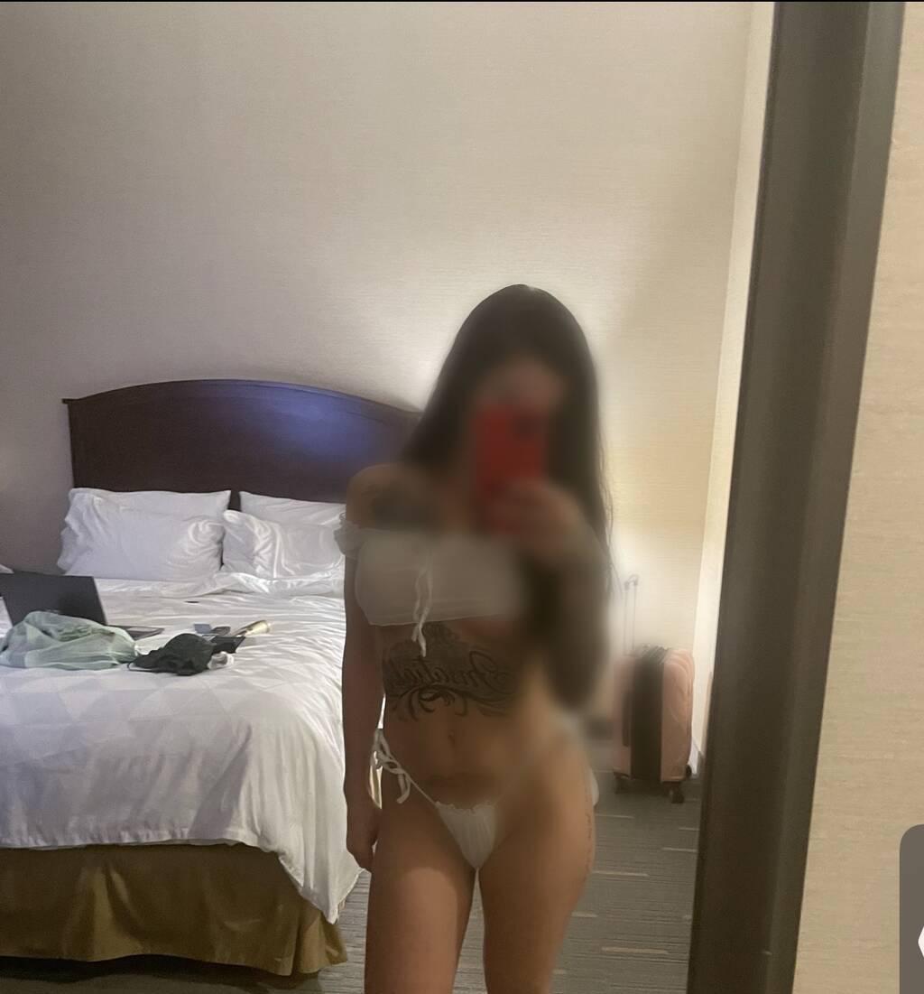 Sexy seductive Miss London in Lethbridge 2 days left cash Sexy seductive Miss London in Lethbridge 2 days left cash
