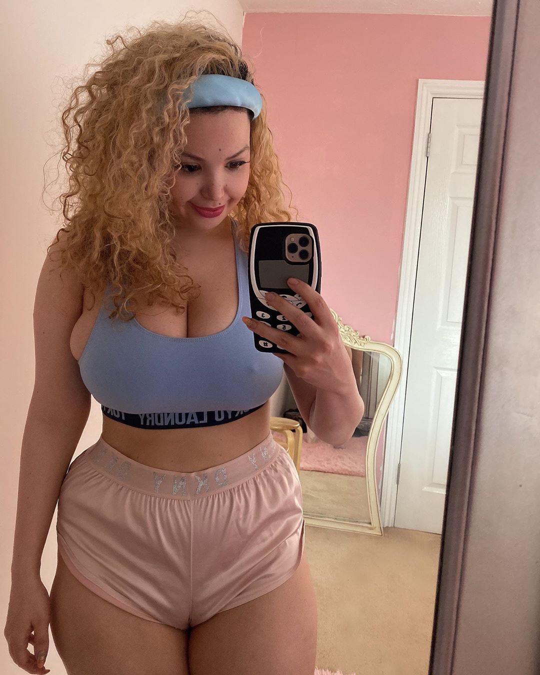 I’m down for & naughty stuffs HMU on📱. snap mills8461 I’m down for & naughty stuffs HMU on📱. snap mills8461