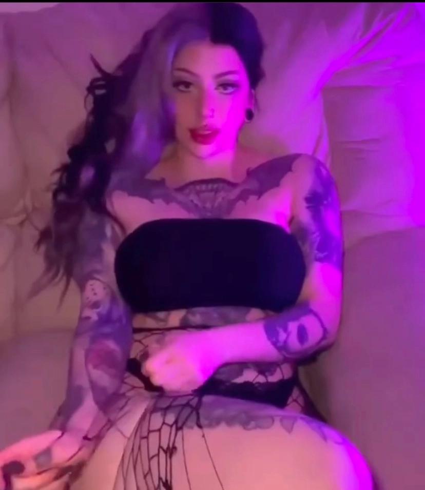 Escort available for hookup Escort available for hookup