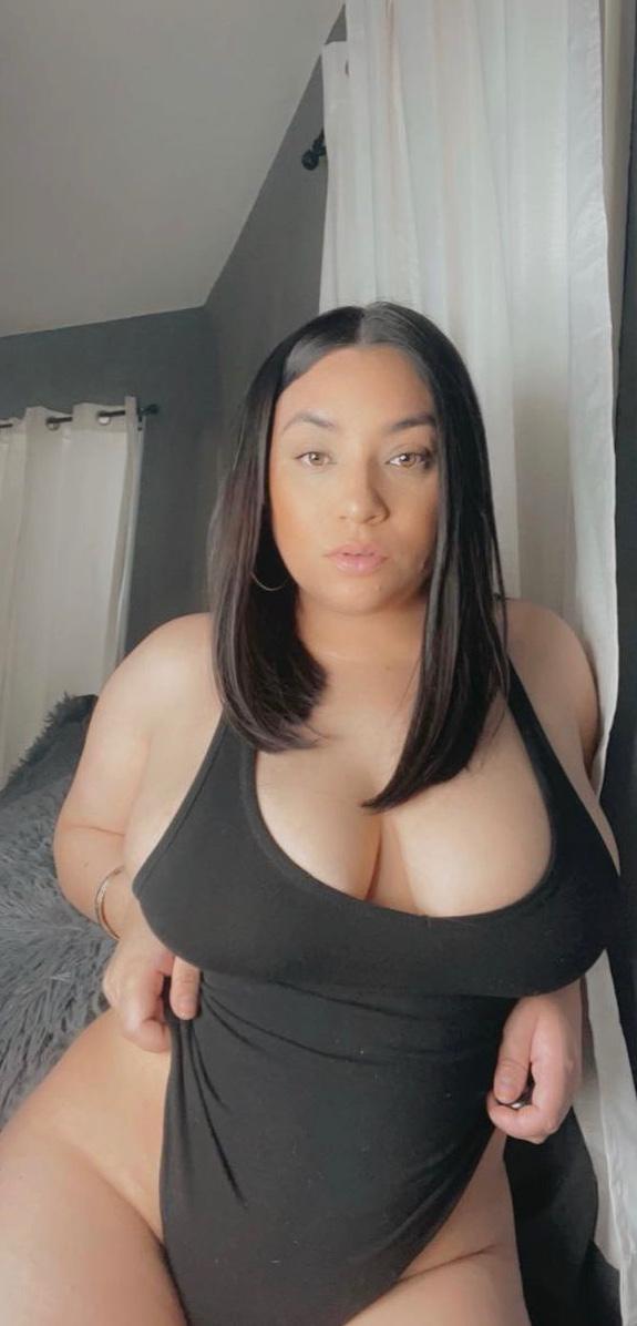 I’m a professional hooker available for out call and in call services I’m a professional hooker available for out call and in call services