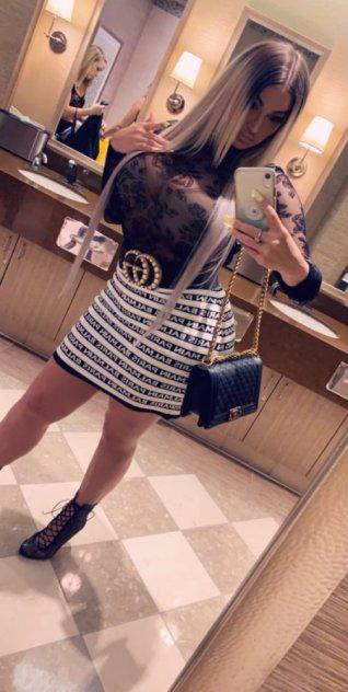 Smoking hot blonde Smoking hot blonde