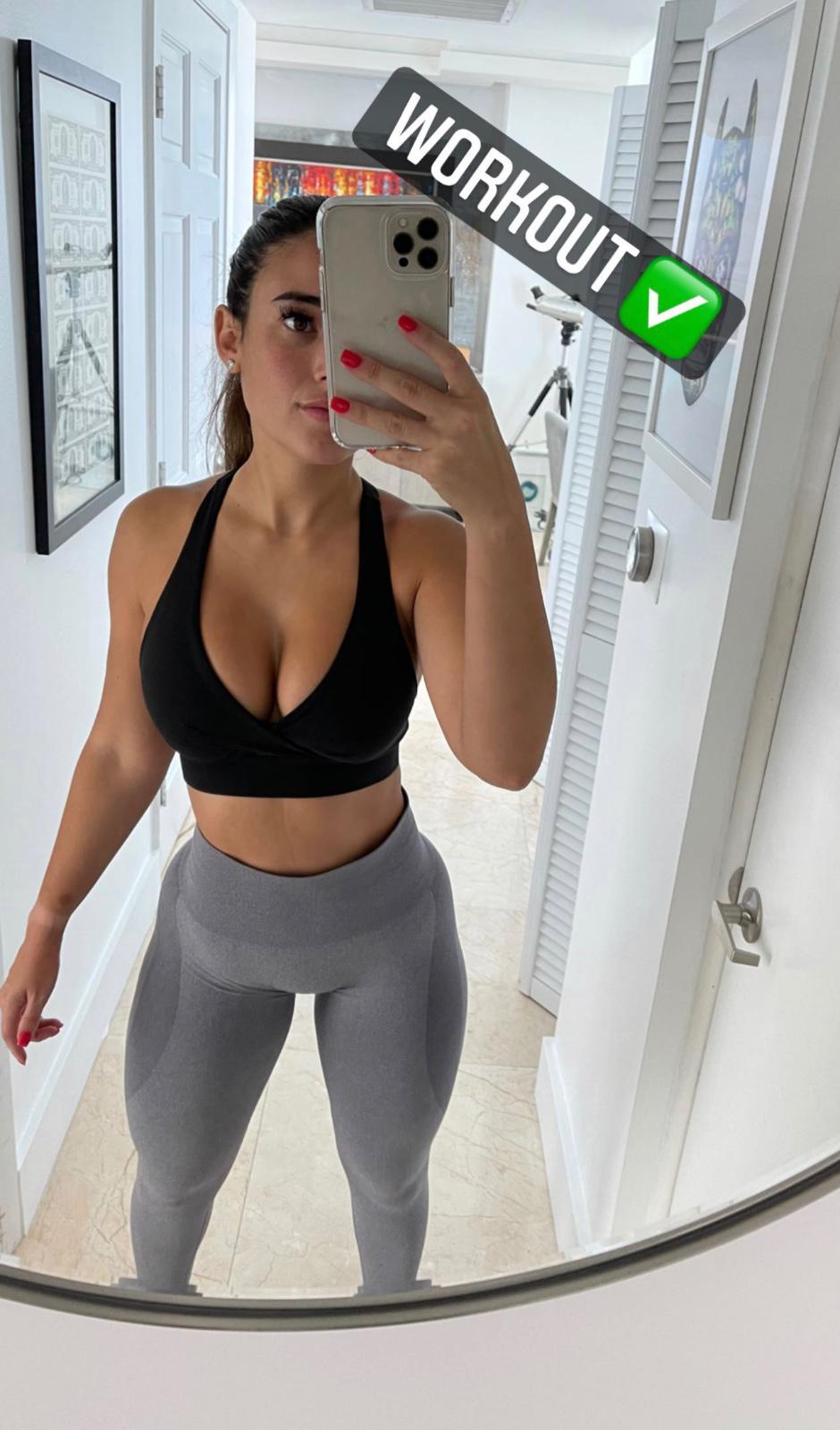 Hey handsome do you need my service I am down for hookup.. (272) 483-4615 Hey handsome do you need my service I am down for hookup.. (272) 483-4615