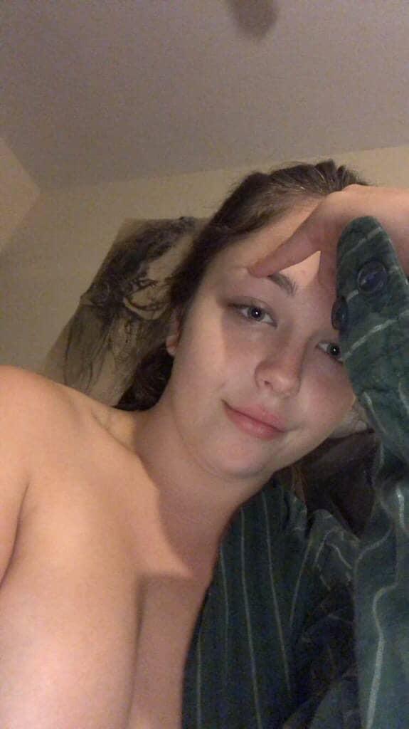 FEMALE ESCORT AVAILABLE FOR HOOKUP 24/7……Snapchat: mialauren794 FEMALE ESCORT AVAILABLE FOR HOOKUP 24/7……Snapchat: mialauren794