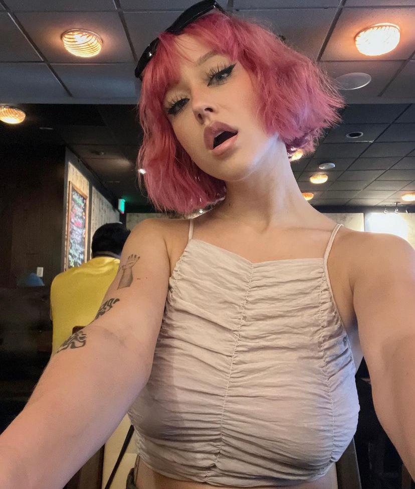 I’m available for hookup I’m independent And a professional hooker I’m available for hookup I’m independent And a professional hooker